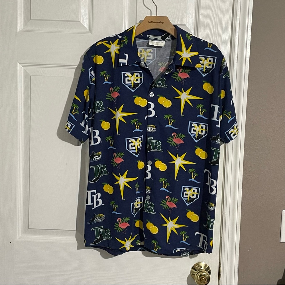 Tampa Bay Devil Ray Button Shirt Men’s Medium All Over Print Blue Short Sleeve